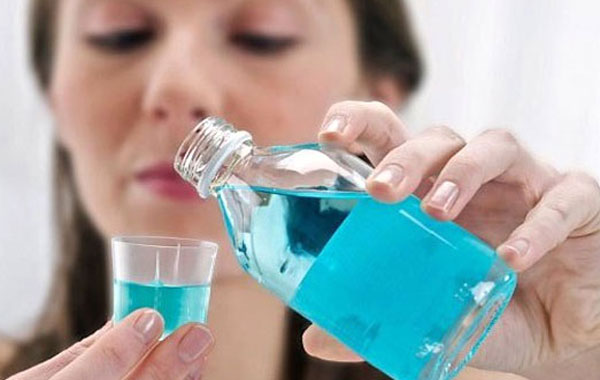 Альтернативные способы использования жидкости для полоскания рта